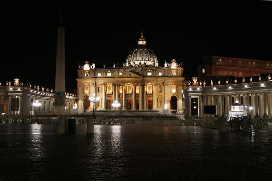 Rome Vatican Saint Pierre by night